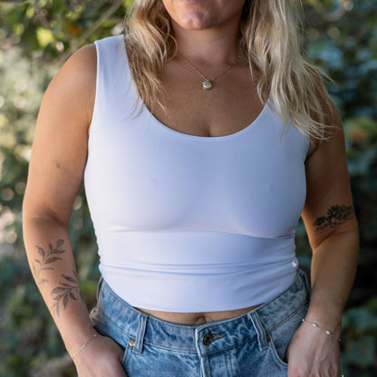 Model is 5'0", 135lb, wearing a size medium