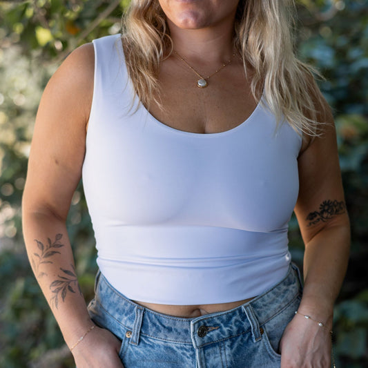 Model is 5'0", 135lb, wearing a size medium