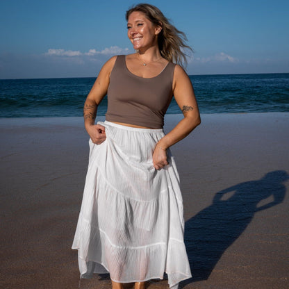 Model is 5'0", 135lb, wearing a size medium